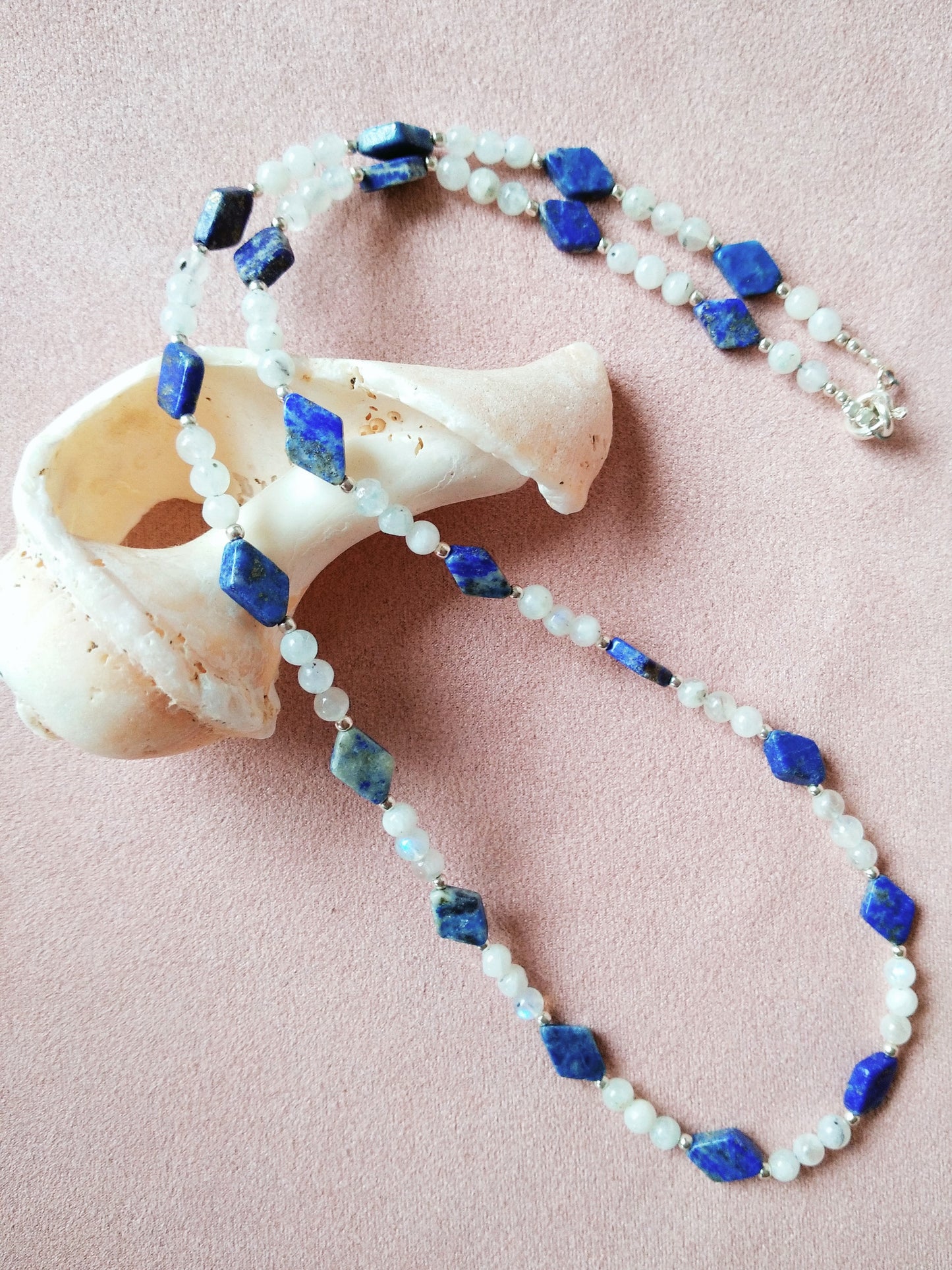 Collar lapislazuli con piedra luna