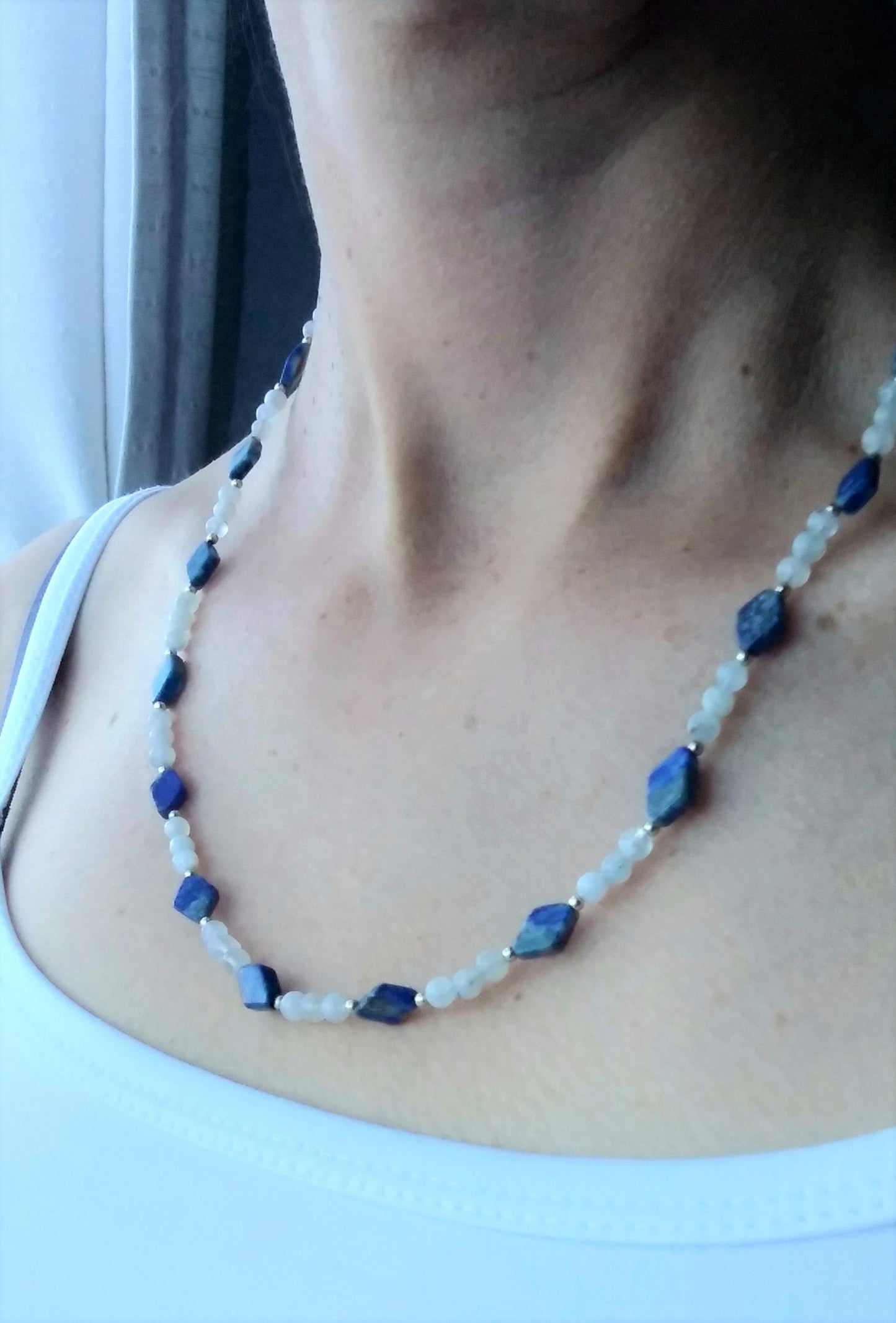 Collar lapislazuli con piedra luna